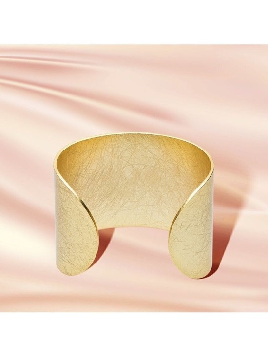 Jewelry - Gold Hammered Cuff